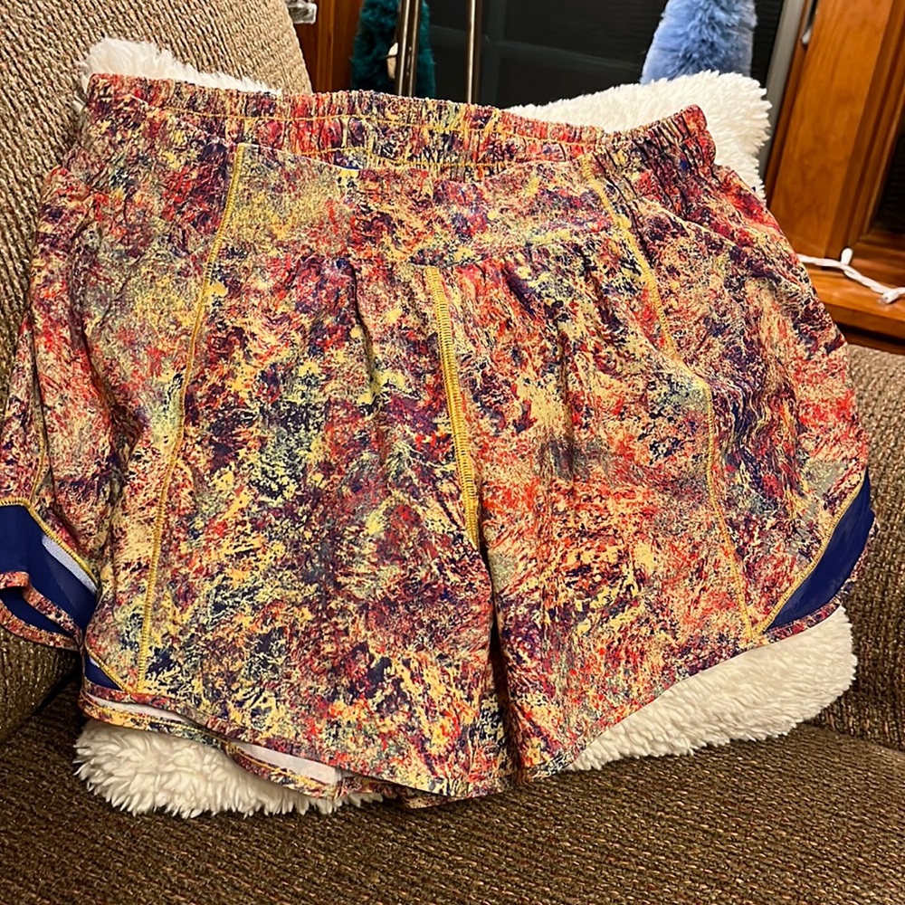 Lululemon Size 10 Rare Seawheeze 2019 Hotty Hot Shorts